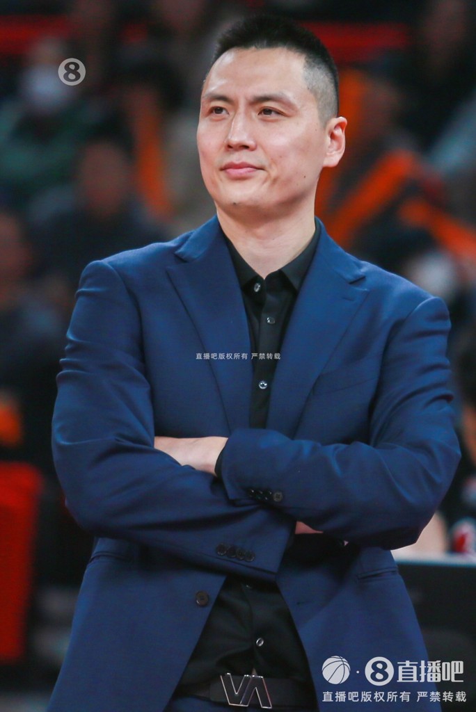 媒体人：上海队明天前往日本拉练 球队目前着重寻找护筐型大外援