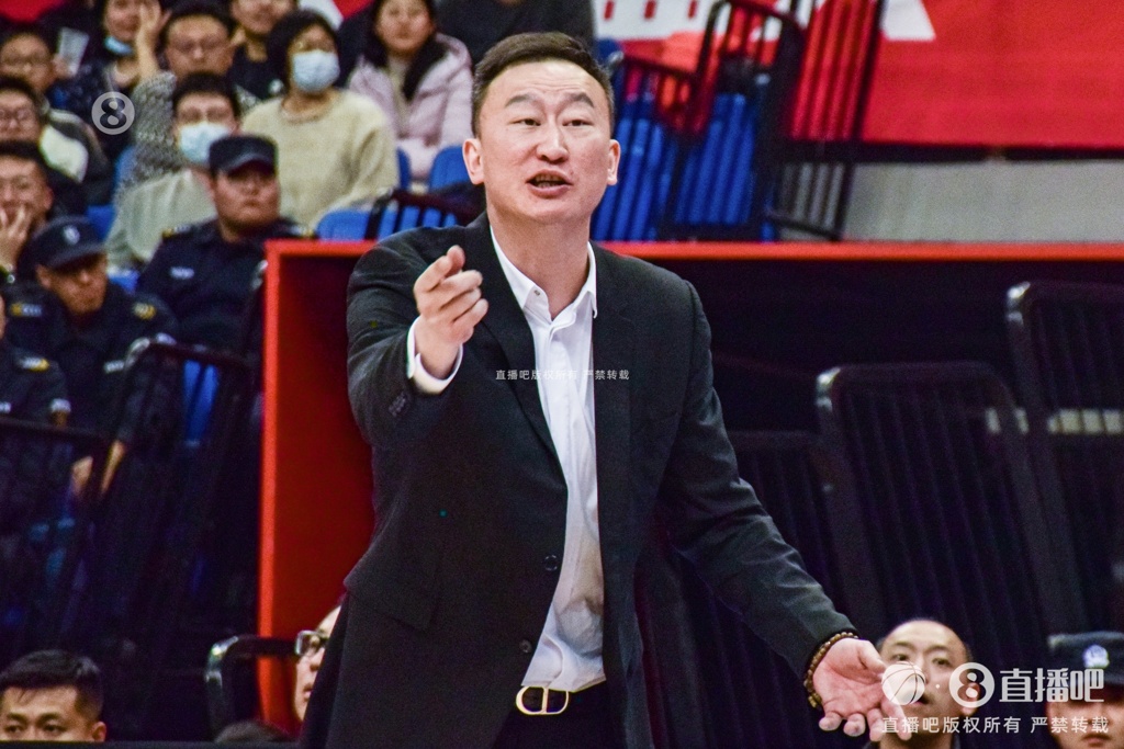 队记：青岛缺少决心和勇气 刘维伟是否被追罚是下场比赛的变数